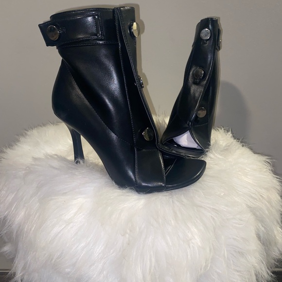 Akira Elegant Black High Heel Ankle Boots - Picture 5 of 12